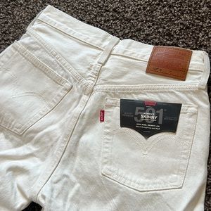 New 501 white Levi’s size 26